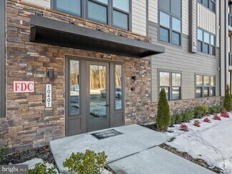 Building Photo - 10401 Resort Road