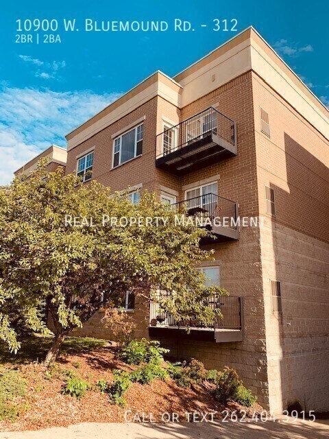 Foto del edificio - 10900 W Bluemound Rd