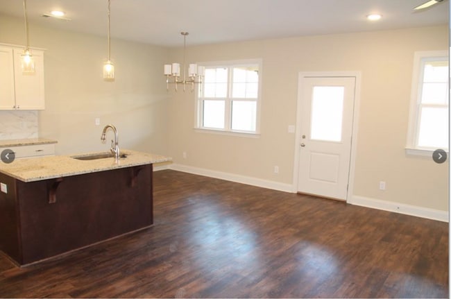 Foto del edificio - Modern 3BR/3.5BA Townhome Near Auburn Univ...