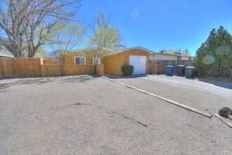 Building Photo - 13104 Oriente Ave NE