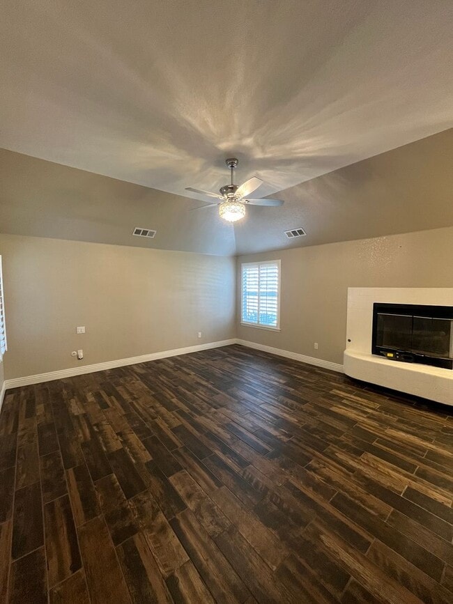 Building Photo - Beautiful Home Coming Soon! 4 Bedroom + office space!