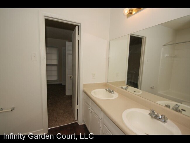 Building Photo - 2 br, 1 bath Apartment - 4060 Janice Drive...