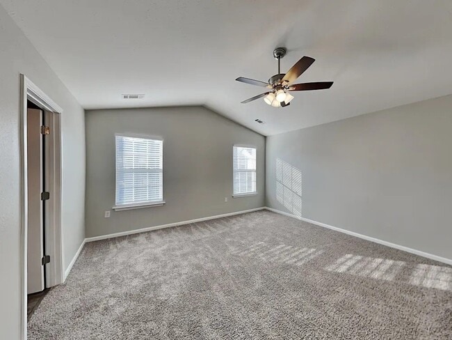 Building Photo - 261 Brooktree Dr