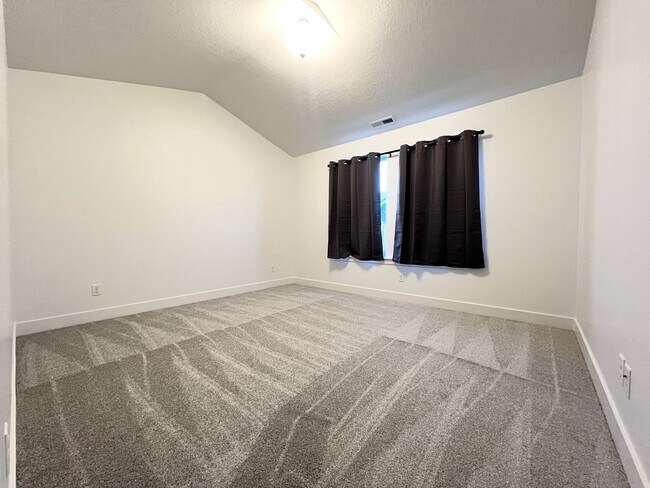 Building Photo - 3 Bed/2.5 Bath Townhome in Lehi