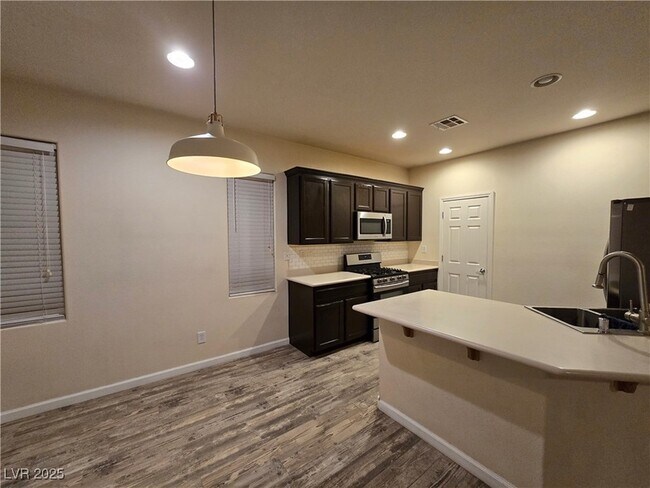 Foto del edificio - 9538 Van Halen Ln