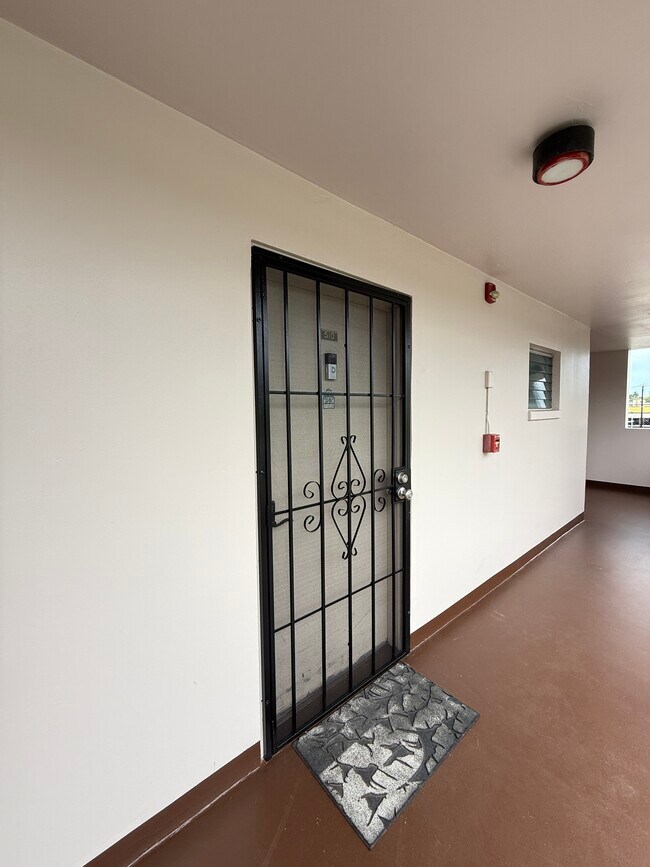 Building Photo - 75-5766-5766 Kuakini Hwy