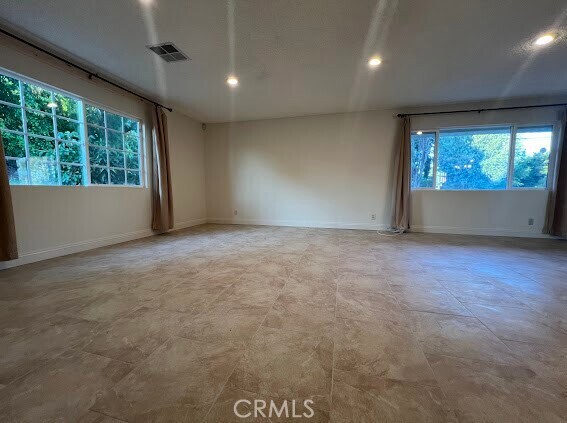 Building Photo - 463 Castlehill Dr