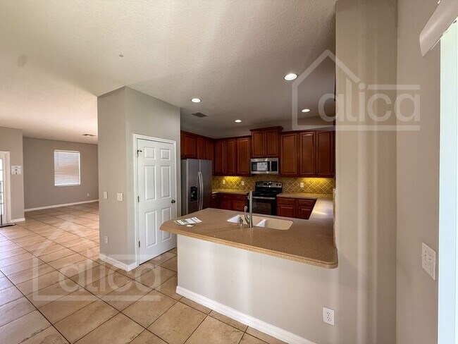 Foto del edificio - 109 Whispering Pines Way