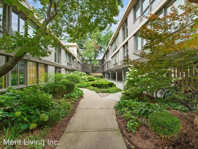 Building Photo - 1040 Ontario St
