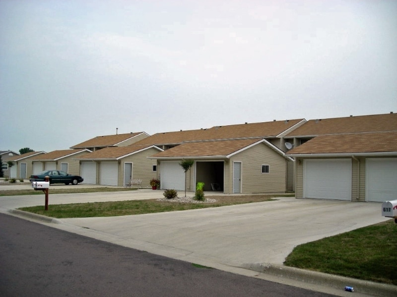 Primary Photo - 601 Burton Ln
