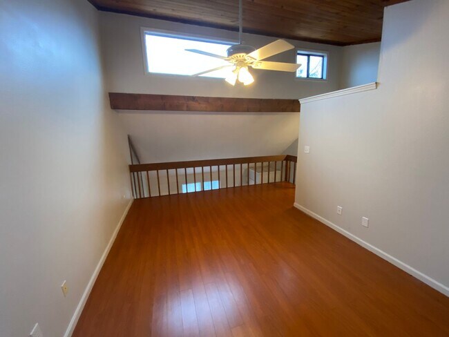 Foto del edificio - Charming 1BR Home with Loft & Vaulted Ceilings – Fresh Updates & Off-Street Parking!