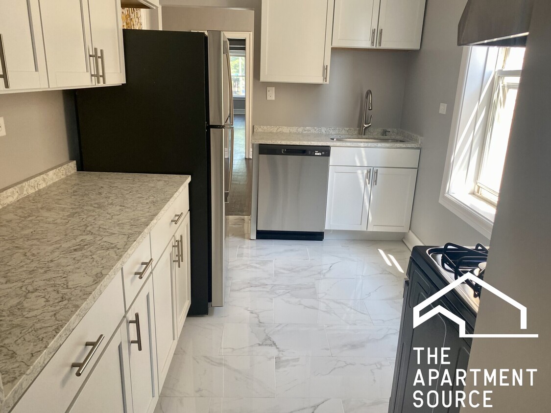 Foto principal - 4664 N Spaulding Ave