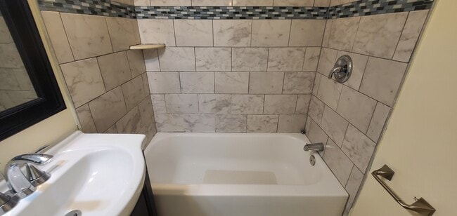 Building Photo - 32 Murray Ave