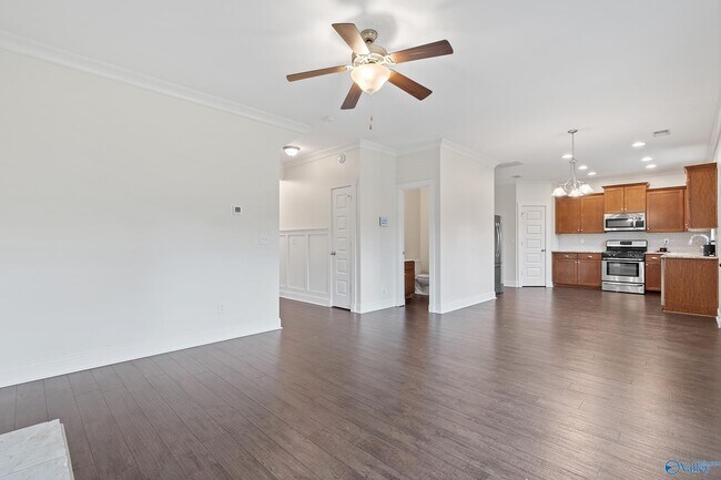 Foto del edificio - 7042 Camrose Ln NW