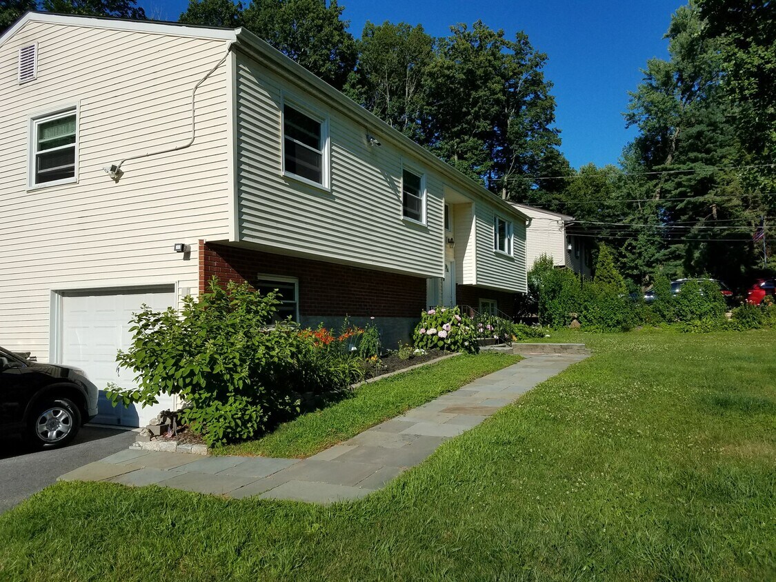 Building Photo - 61 Greenville Rd