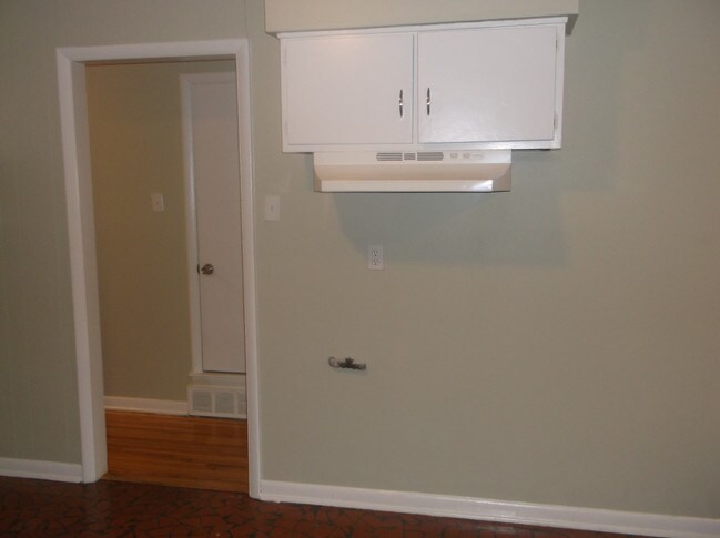 Building Photo - 869 Bramblewood Ln