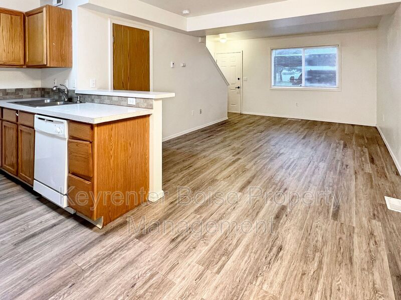 Foto principal - 252 Elbridge St E