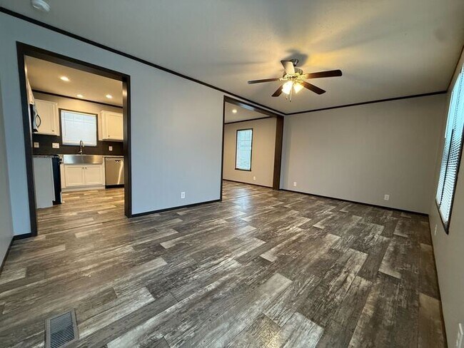 Foto del edificio - 11960 Springbrook Ct