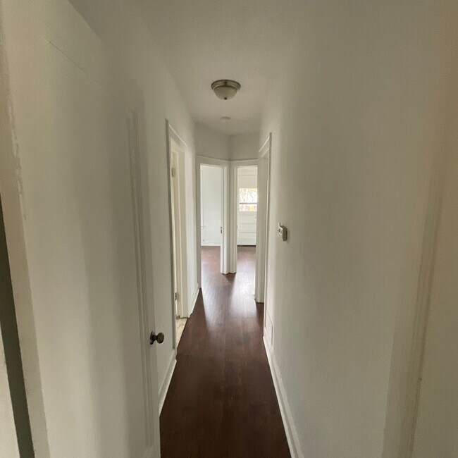 Foto del edificio - 15464 Gilchrist St