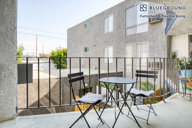 Foto del edificio - 700 N W Knoll Dr