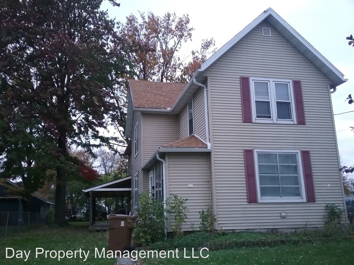 237 Kaukauna St, Menasha, WI 54952 Condo for Rent in Menasha, WI