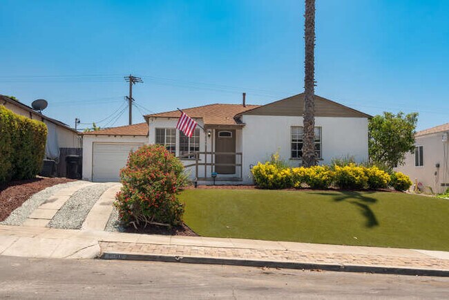 Building Photo - 6209 Malcolm Dr