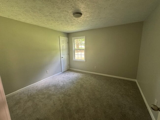 Building Photo - 217 Clearview Ct