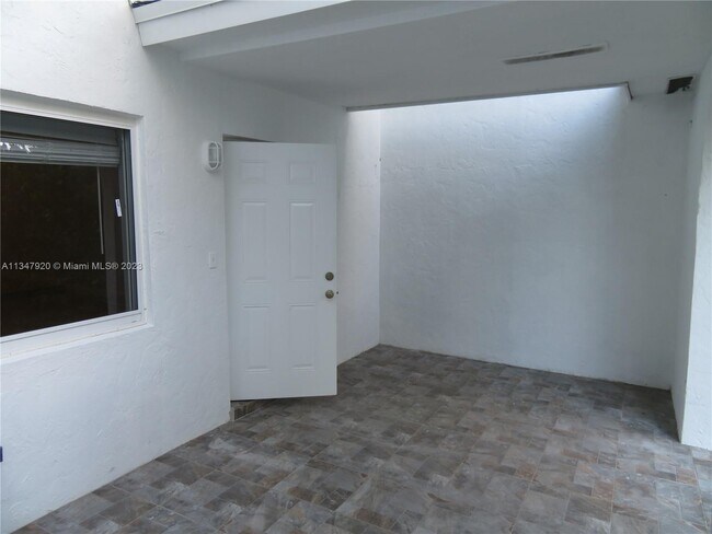 Foto del edificio - 1957 Sans Souci Blvd