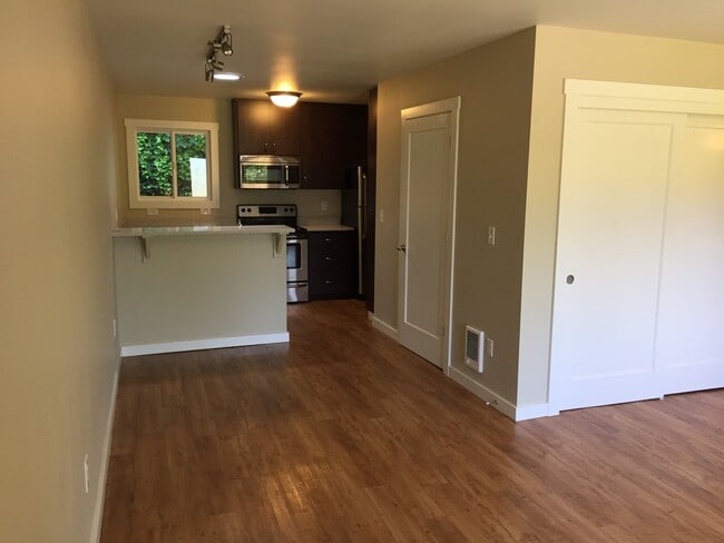 Building Photo - 5226 NE Couch St