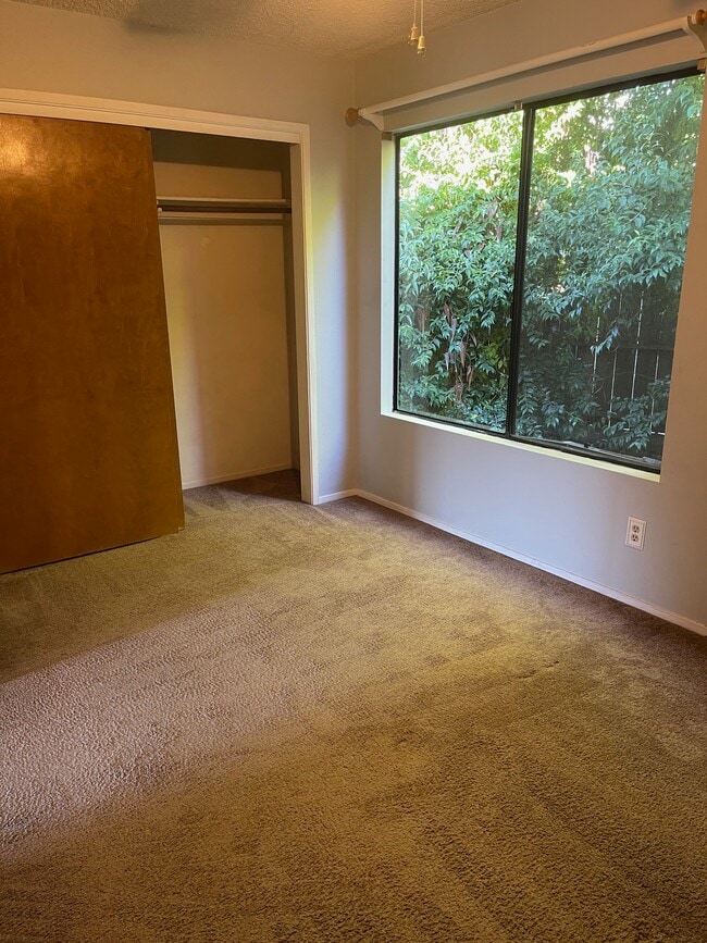 Building Photo - 750 Chorro St