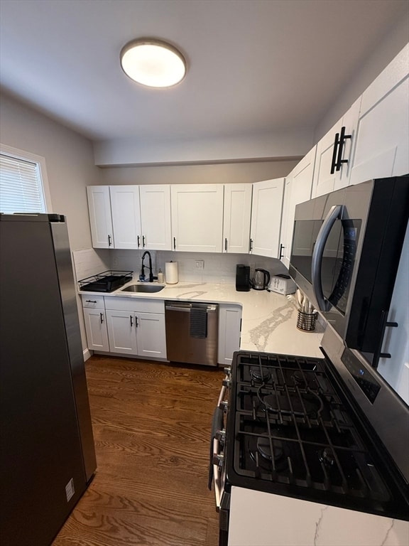 Building Photo - 726 E 2nd St