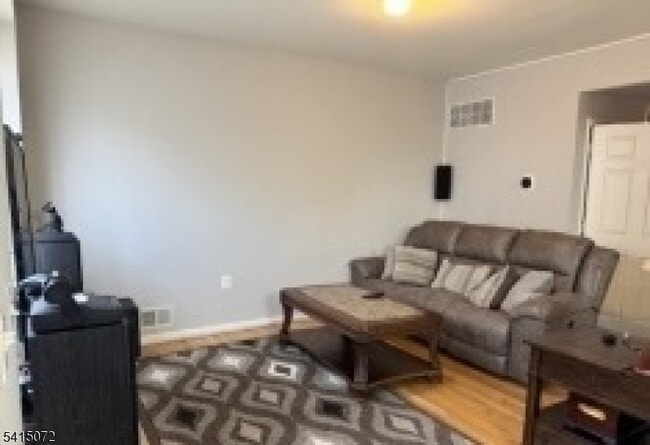 Foto del edificio - 157 Conover Terrace