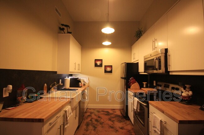 Foto del edificio - 425 Campbell Ave SW
