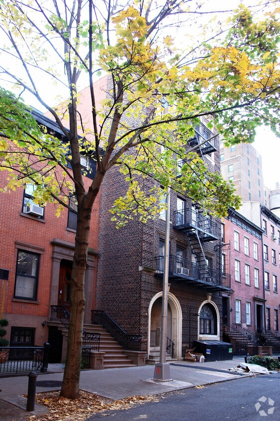 Building Photo - 167 Hicks St