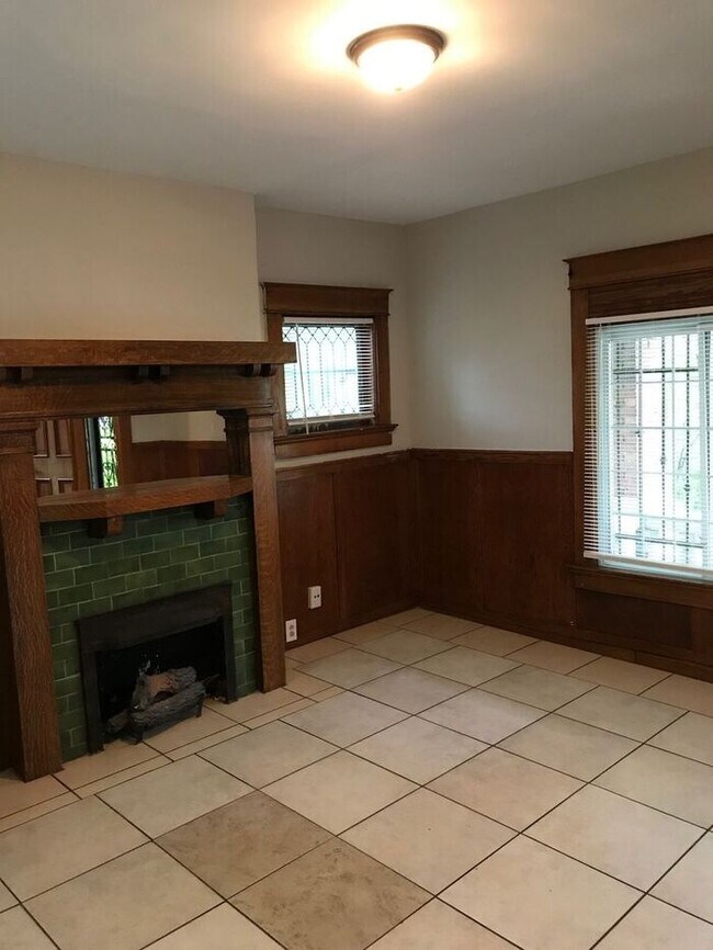 Foto del edificio - 4 bd / 2 ba KCK off 7th St - Cute home rea...