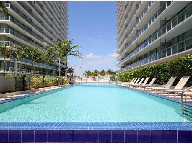 Foto del edificio - 79 SW 12th St