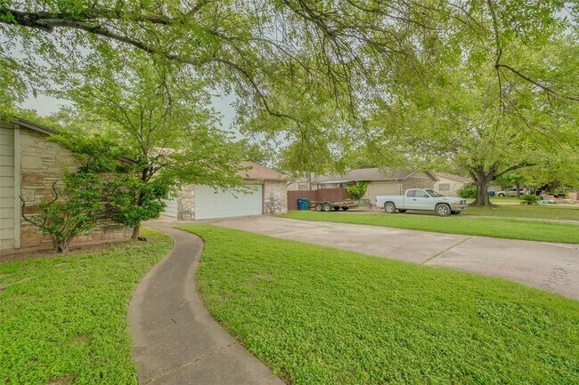 Foto del edificio - 12314 Willow Wild Dr