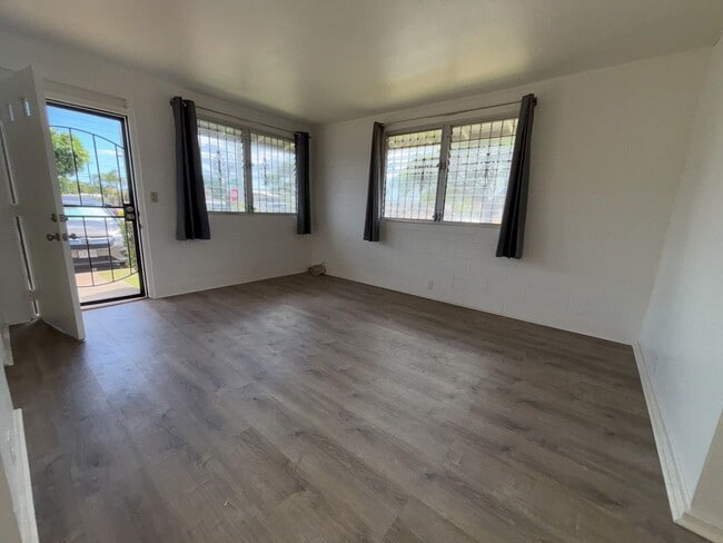 Building Photo - Ewa Apartments (Kulana) 2 Bdrm/1 Bath