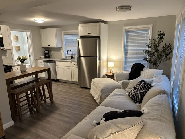 Building Photo - 301 Portsmouth Ave