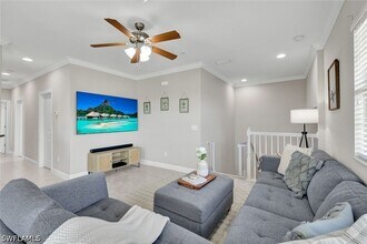 Building Photo - 1439 Santiago Cir