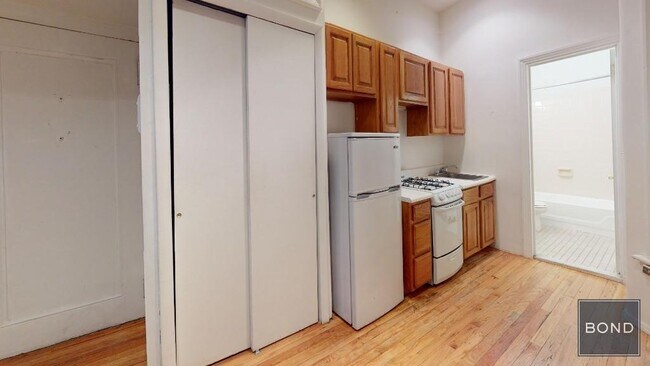 Foto del edificio - 315 E 93rd St