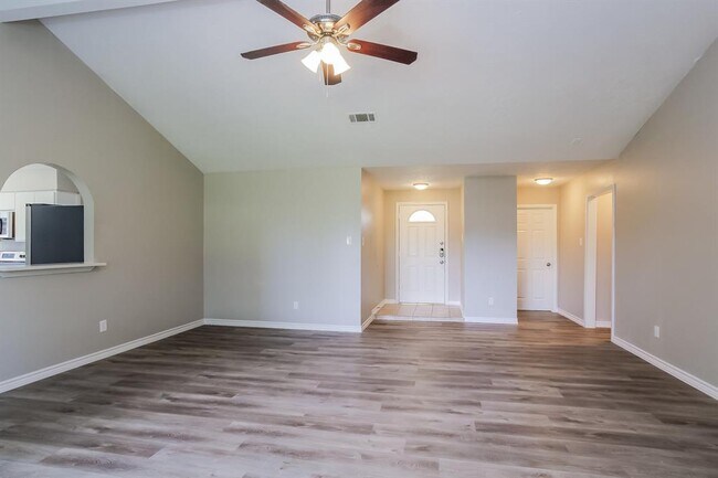 Building Photo - 20014 Lions Gate Dr