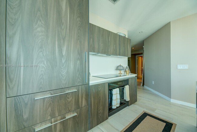 Foto del edificio - 480 NE 31st St
