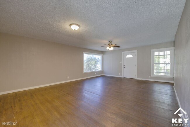 Foto del edificio - 2 br, 1 bath Townhome - 2658 E Grail St