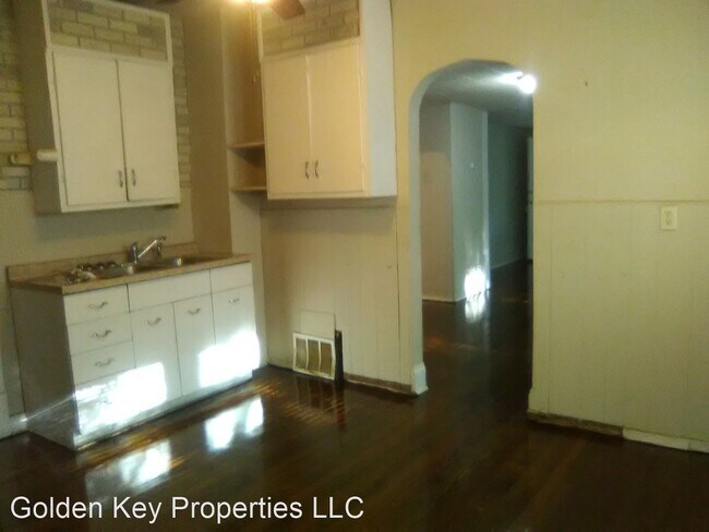 Foto del edificio - 3 br, 1 bath House - 5736 E 6th Ave