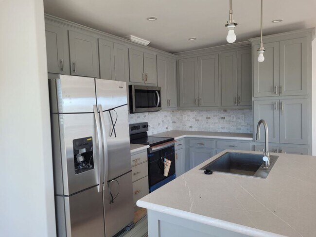 Foto del edificio - 6429 Forest Lake Dr