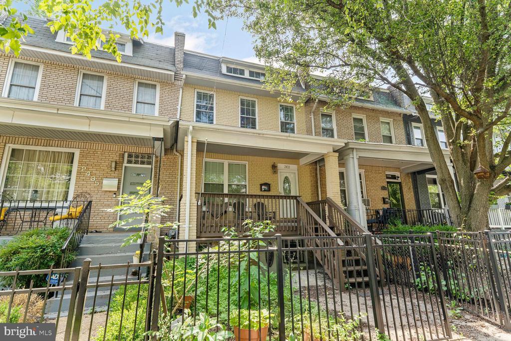 Primary Photo - 2433 3rd St NE