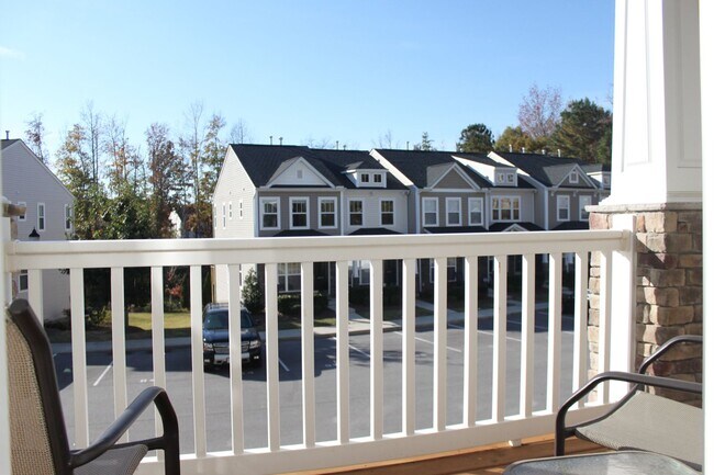 Foto del edificio - 3 Story Townhome near Brier Creek!