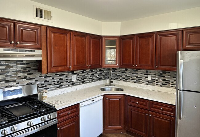 Foto del edificio - 8401 Hana Rd