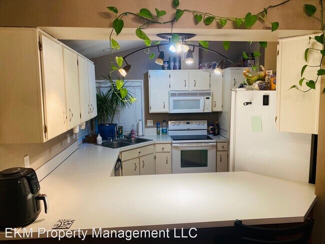 Building Photo - 3 br, 2 bath House - 1411 SE 152nd Court